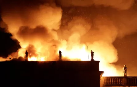 حريق هائل بالمتحف الوطني بالبرازيل يهدد 20 مليون قطعة أثرية