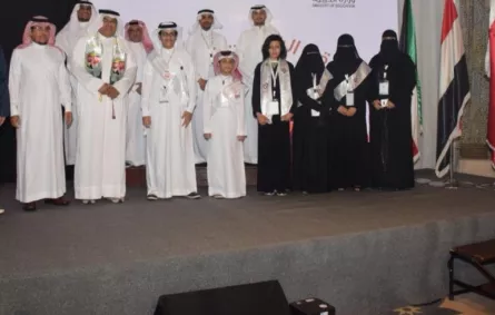 تكريم 6 طلاب سعوديين في الكويت