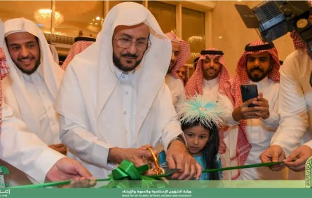 وزير الشؤون الإسلامية يفتتح فرع الوزراة في مكة - الصورة من حساب الوزارة