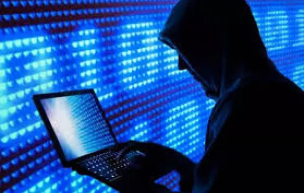 الشرطة الخليجية تحاصر التهديدات الإلكترونية بكفاءة منسوبيها