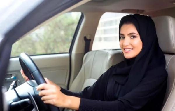 شركة تطوير تنشئ 8 مدارس لتعليم النساء قيادة السيارة