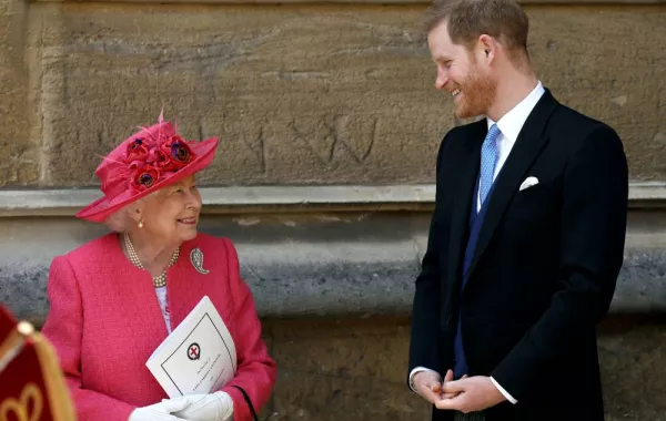 الأمير هاري والملكة الراحلة إليزابيث - الصورة من وكالة رويترز